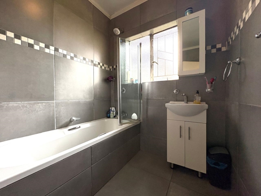 3 Bedroom Property for Sale in Naudeville Free State